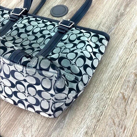 Price reduced Vintage Coach Tote - Picture 7 of 14